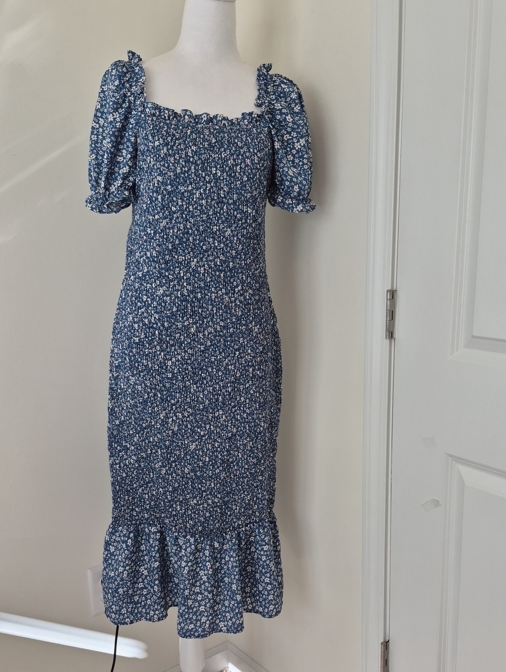 Pretty Garden Smocked Blue Floral Midi Dress with Ruffle Hem Size L